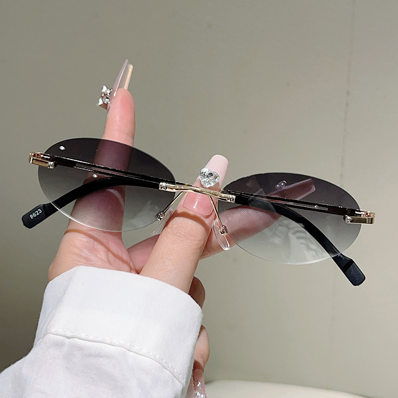 Occhiali da sole ovali senza m - Designer Sunglasses recensione e prezzo