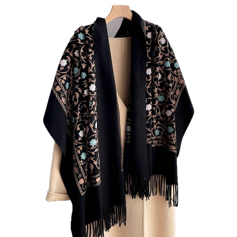 2025 Nuovo Ricamo Sciarpa di C - Cashmere Scarf recensione e prezzo